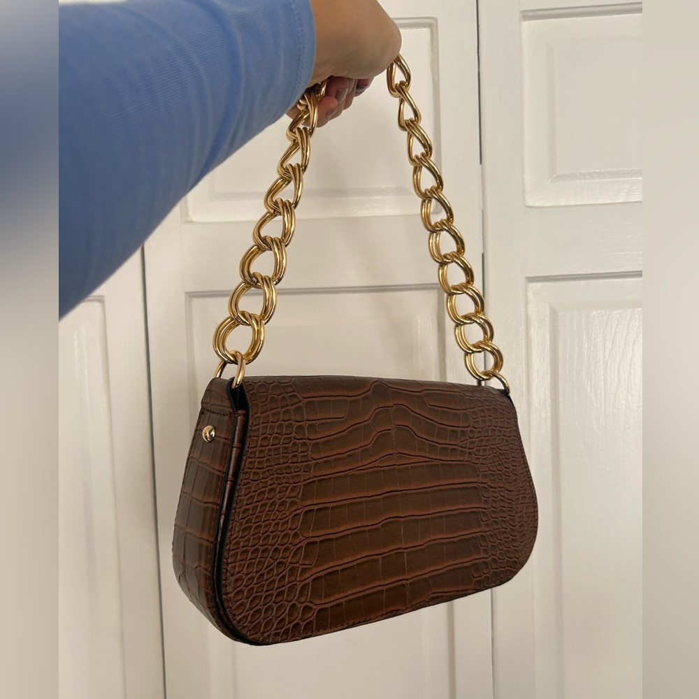Like New Forever 21 Faux Snakeskin Handbag Gold Chain